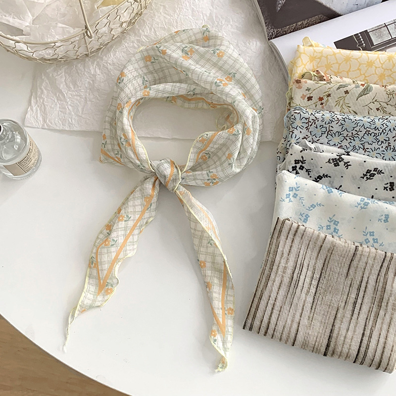 여성을위한 경량 예술적 작은 꽃무늬 삼각형 스카프 여름 - Travel Accessories Neck 리뷰 및 가격